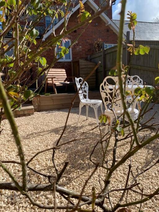 Ground Floor Garden Cottage, Near Stonehenge Shrewton Exteriér fotografie