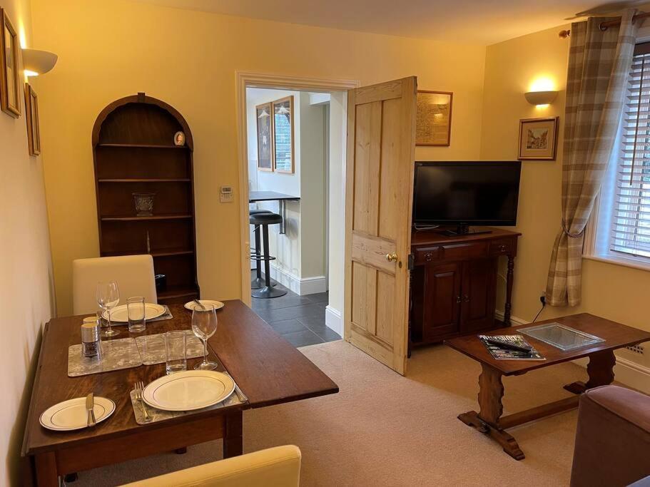 Ground Floor Garden Cottage, Near Stonehenge Shrewton Exteriér fotografie